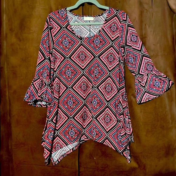 Pink geometric print womens top size M also L ruffle bell sleeves nice v shape - Picture 1 of 8